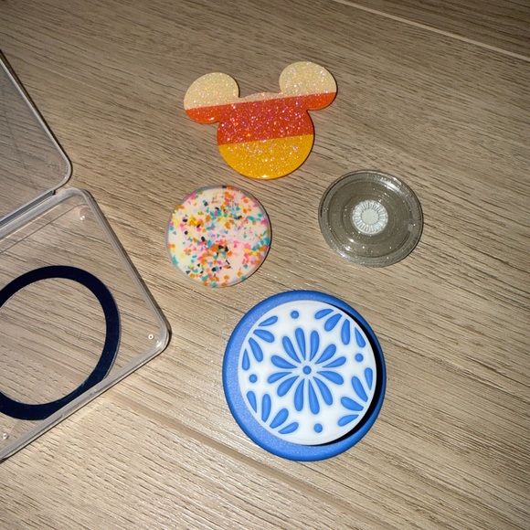 PopSocket Bundle - Picture 6 of 6
